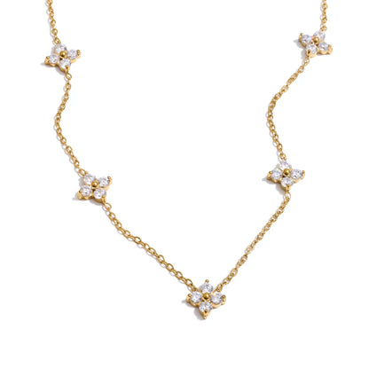 Colar Flor Três Pétalas Banhado a Ouro 18K